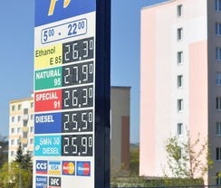 余承東：新手機(jī)不是四折疊六折疊