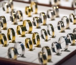 專(zhuān)家建議年輕人畢業(yè)后先啃老幾年