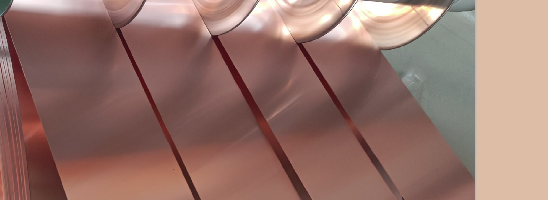 警方回應(yīng)女孩橫穿馬路被警車撞飛 警方回應(yīng)女孩橫穿馬路被警車撞飛